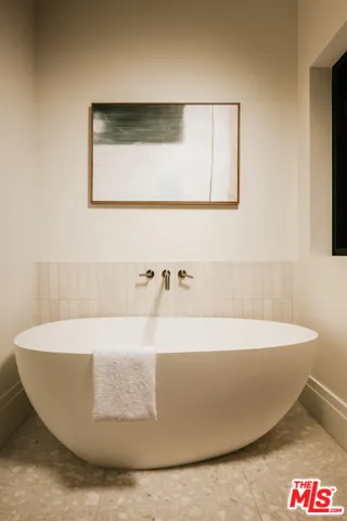 1748 Correa Way, Los Angeles, California 90049