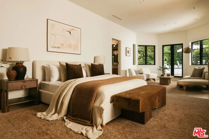 1748 Correa Way, Los Angeles, California 90049