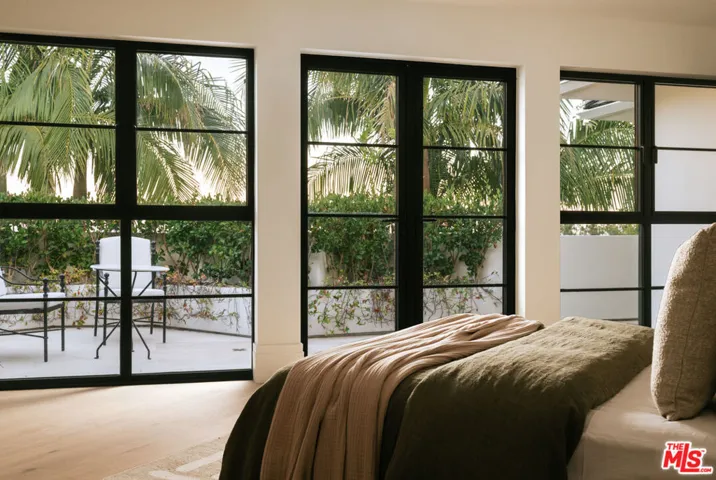 1748 Correa Way, Los Angeles, California 90049
