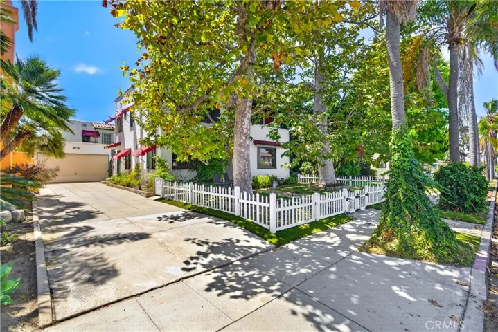 323 Park Avenue, Long Beach, California 90814
