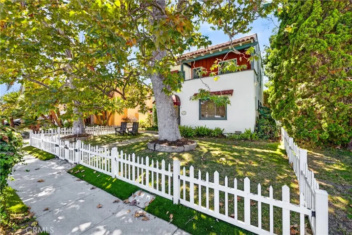 323 Park Avenue, Long Beach, California 90814