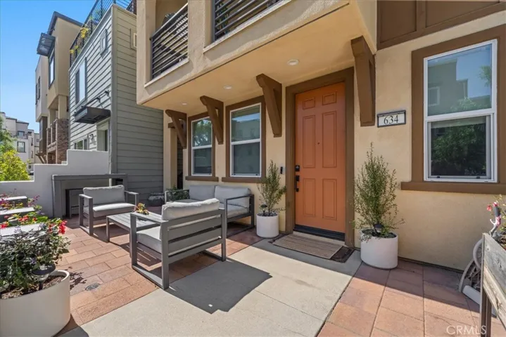 634 Daniel Freemann Cir, Inglewood, California 90301
