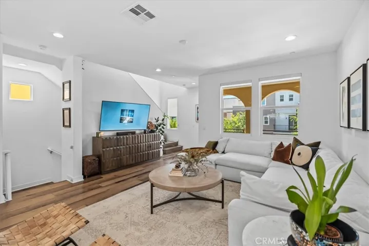 634 Daniel Freemann Cir, Inglewood, California 90301