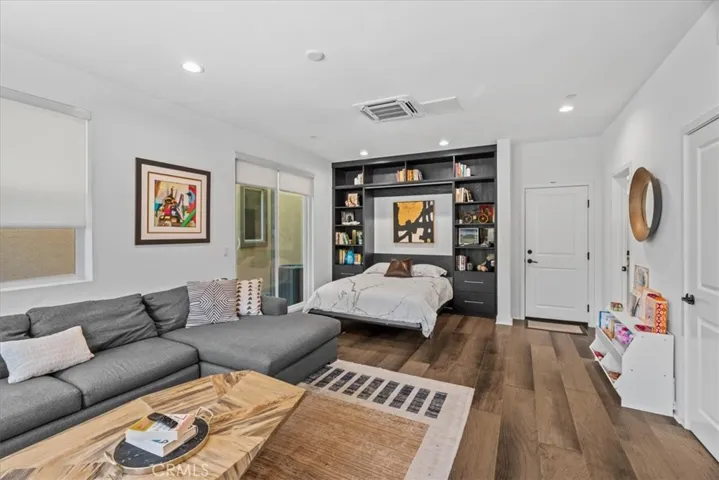 634 Daniel Freemann Cir, Inglewood, California 90301