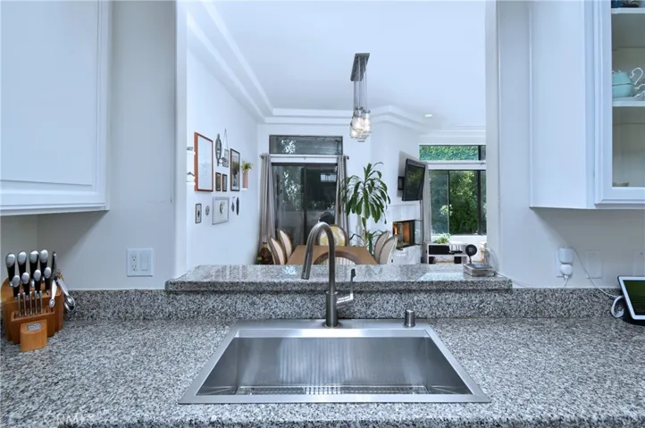 11847 Laurelwood 304, Studio City, California 91604