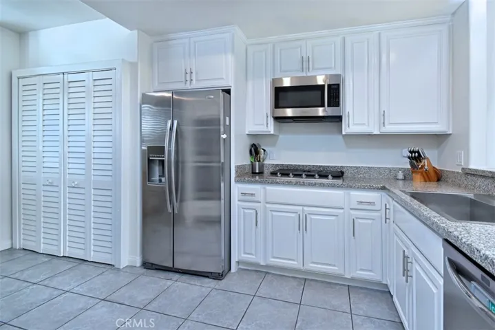 11847 Laurelwood 304, Studio City, California 91604