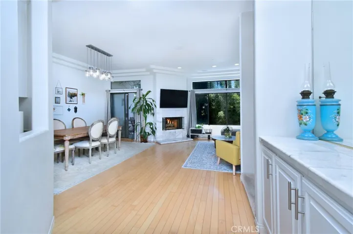 11847 Laurelwood 304, Studio City, California 91604