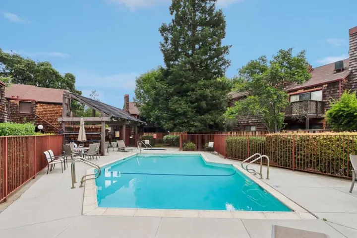 1555 Hecker Pass Road E201, Gilroy, California 95020