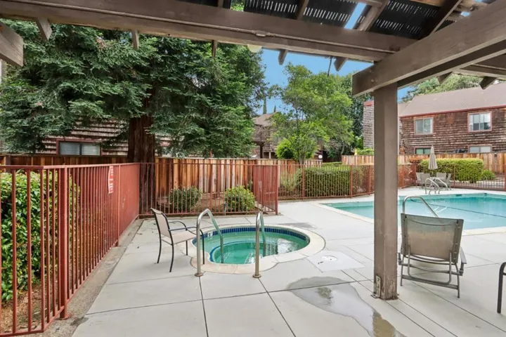 1555 Hecker Pass Road E201, Gilroy, California 95020