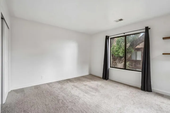 1555 Hecker Pass Road E201, Gilroy, California 95020