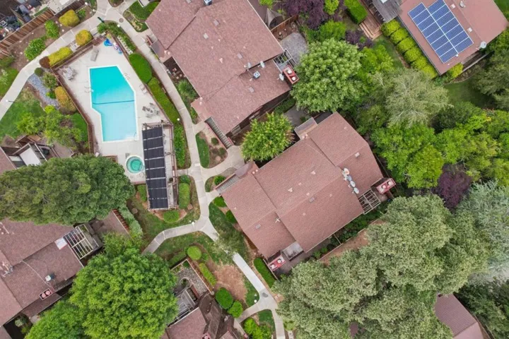 1555 Hecker Pass Road E201, Gilroy, California 95020