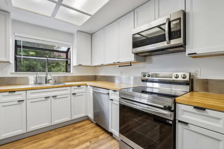 1555 Hecker Pass Road E201, Gilroy, California 95020