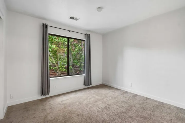 1555 Hecker Pass Road E201, Gilroy, California 95020