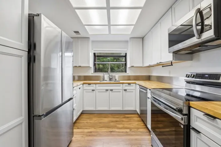 1555 Hecker Pass Road E201, Gilroy, California 95020