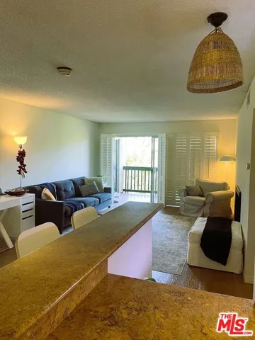8314 Raintree Circle, Culver City, California 90230