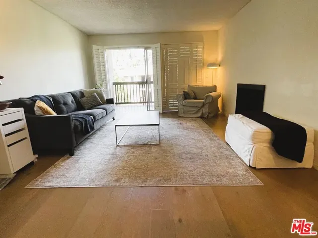 8314 Raintree Circle, Culver City, California 90230