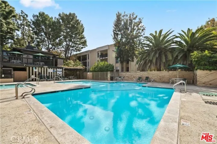 8314 Raintree Circle, Culver City, California 90230