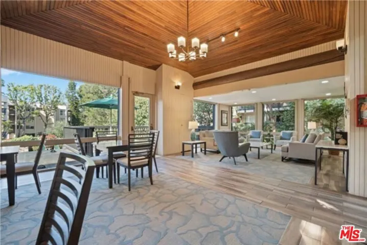 8314 Raintree Circle, Culver City, California 90230