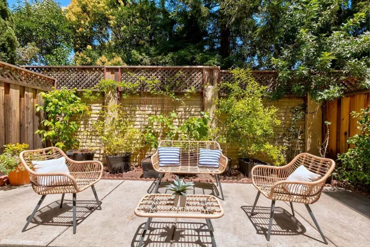20667 Gardenside, Cupertino, California 95014