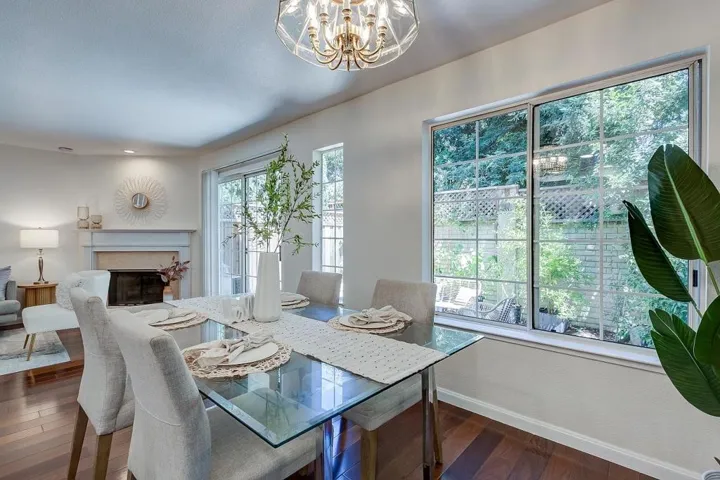 20667 Gardenside, Cupertino, California 95014