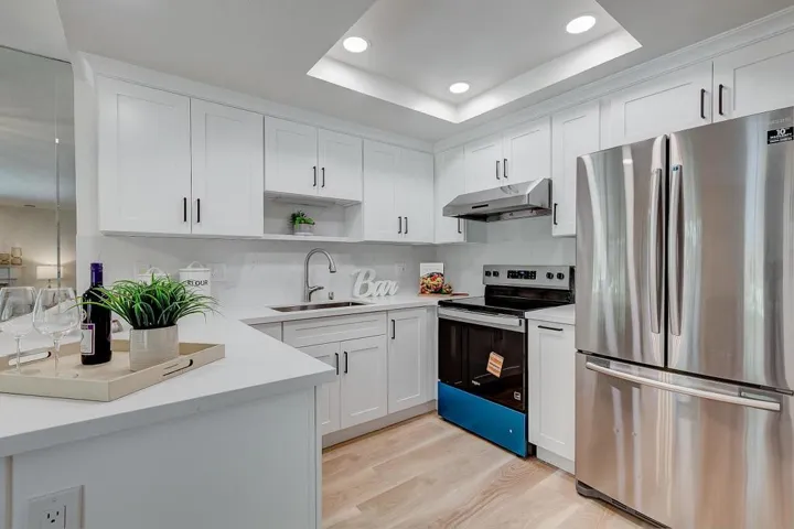 20667 Gardenside, Cupertino, California 95014