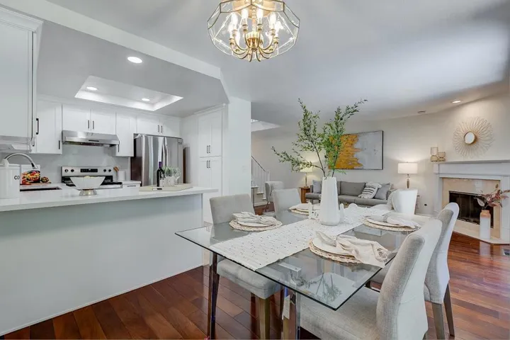 20667 Gardenside, Cupertino, California 95014