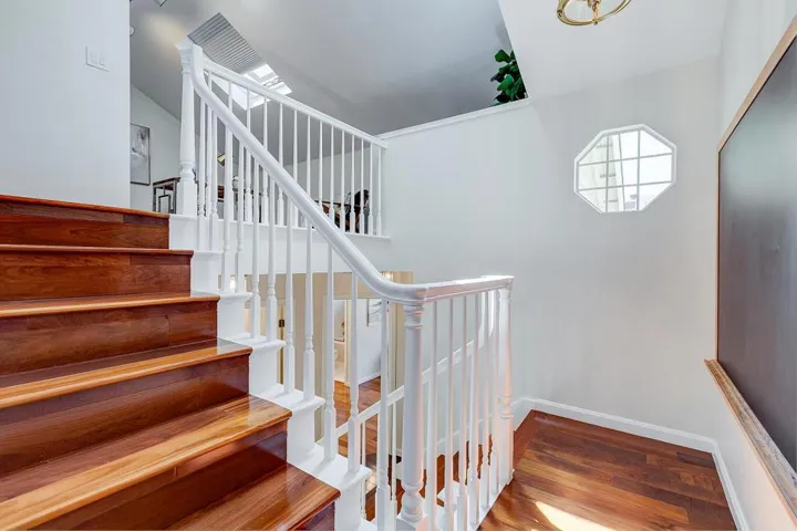 20667 Gardenside, Cupertino, California 95014