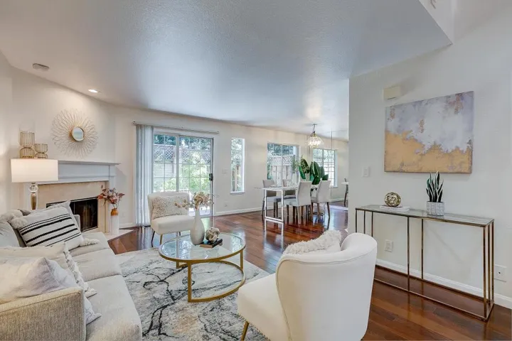 20667 Gardenside, Cupertino, California 95014