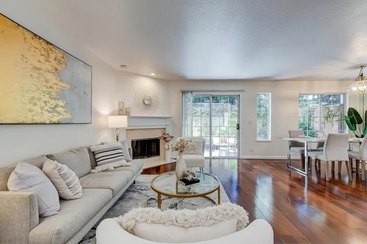 20667 Gardenside, Cupertino, California 95014