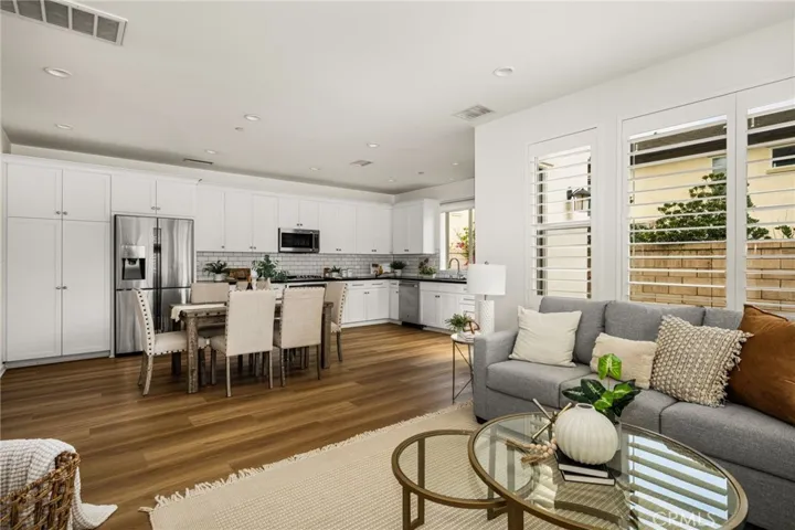 16 Cooper, Lake Forest, California 92630