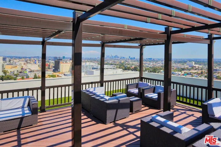 7250 Franklin Avenue 1006, Los Angeles, California 90046