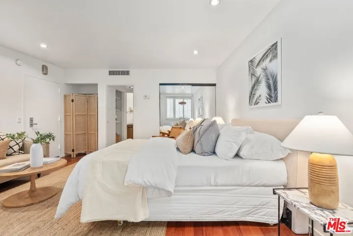 7250 Franklin Avenue 1006, Los Angeles, California 90046