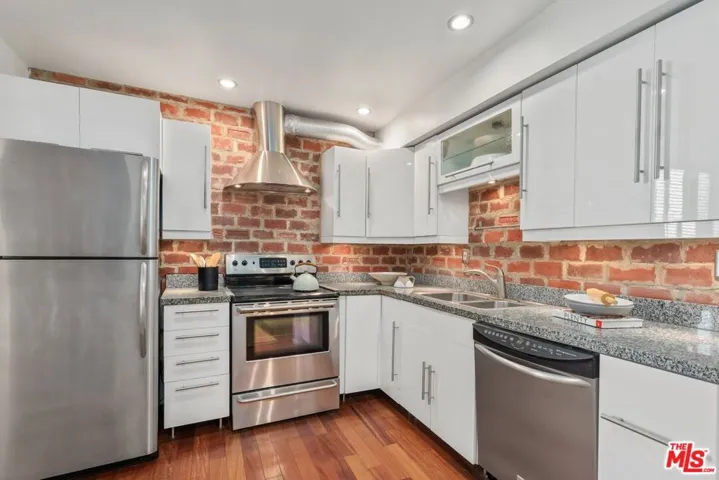 7250 Franklin Avenue 1006, Los Angeles, California 90046