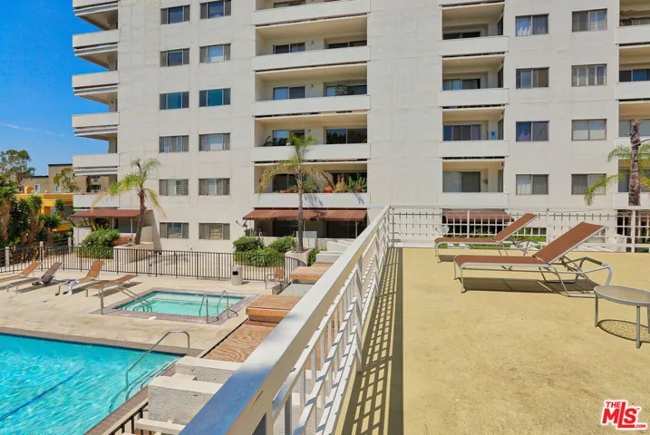 7250 Franklin Avenue 1006, Los Angeles, California 90046