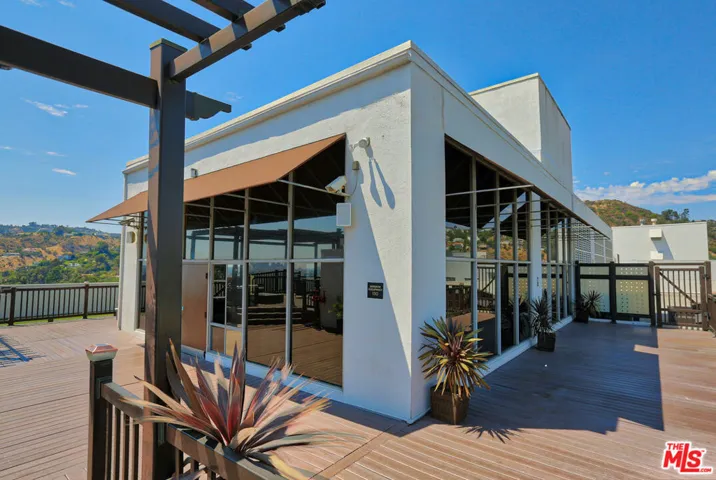7250 Franklin Avenue 1006, Los Angeles, California 90046