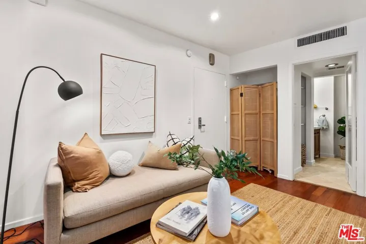 7250 Franklin Avenue 1006, Los Angeles, California 90046