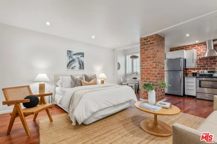 7250 Franklin Avenue 1006, Los Angeles, California 90046