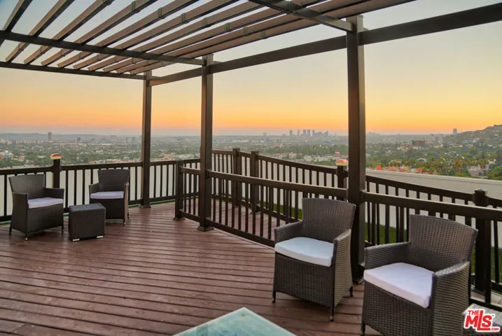 7250 Franklin Avenue 1006, Los Angeles, California 90046