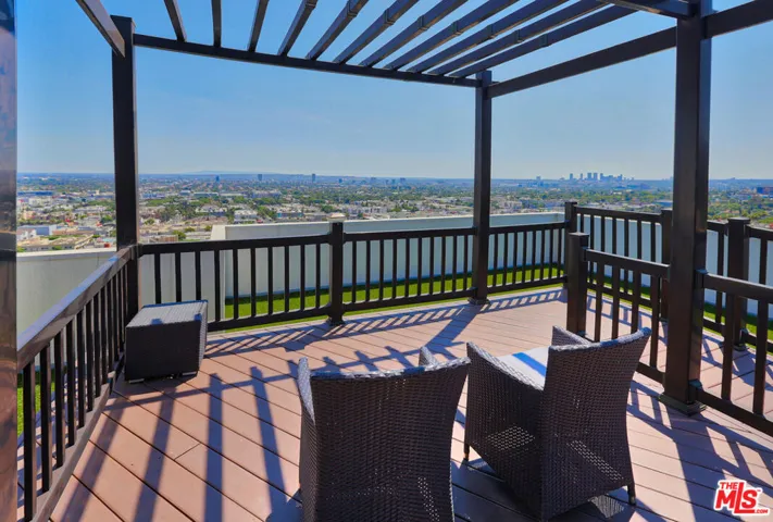 7250 Franklin Avenue 1006, Los Angeles, California 90046
