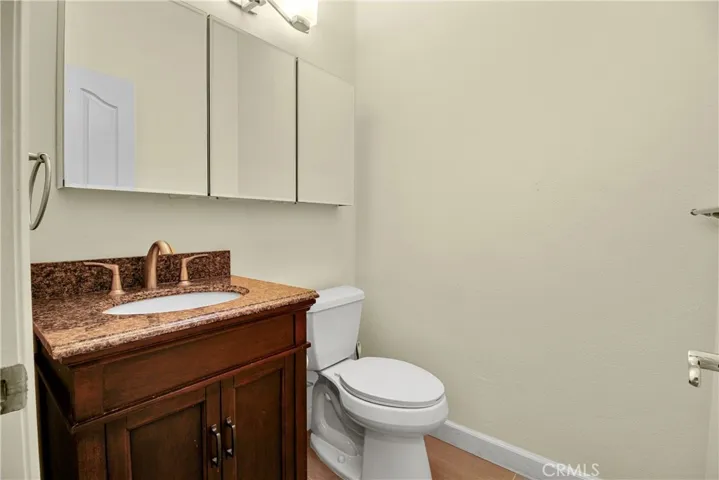 1/2 Bathroom