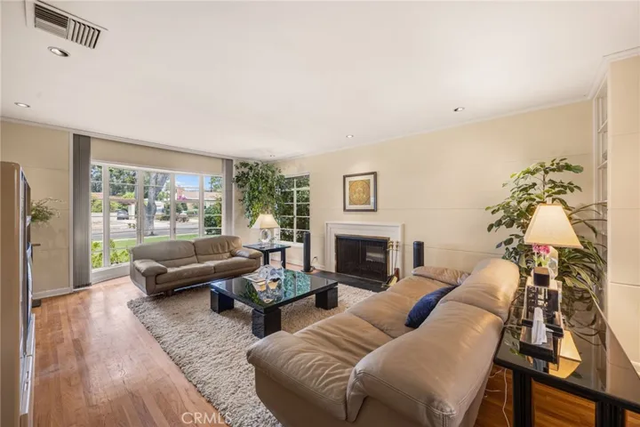 366 El Encanto Dr, Pasadena, California 91107