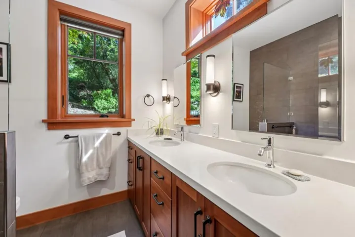 252 Blakewood Way, Redwood City, California 94062
