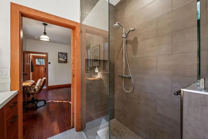 252 Blakewood Way, Redwood City, California 94062