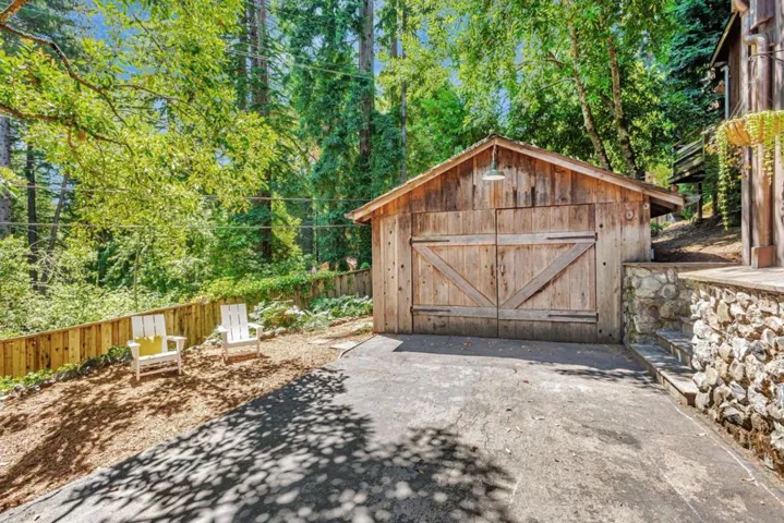 252 Blakewood Way, Redwood City, California 94062