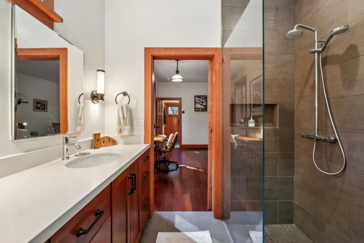 252 Blakewood Way, Redwood City, California 94062