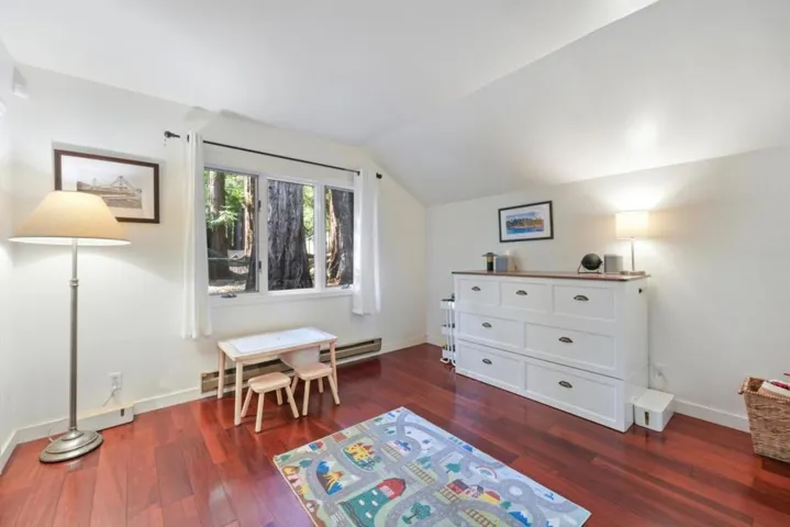 252 Blakewood Way, Redwood City, California 94062