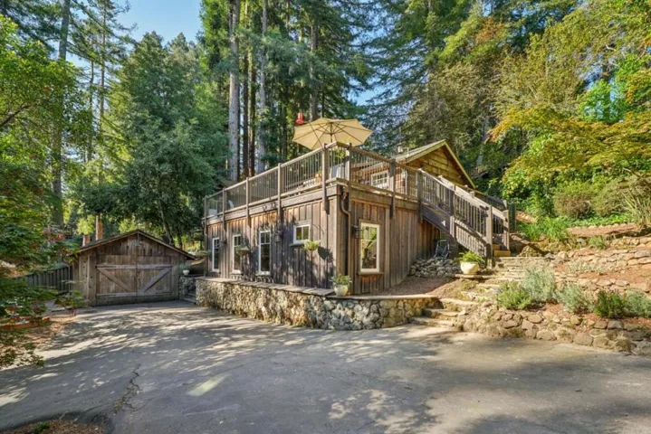 252 Blakewood Way, Redwood City, California 94062