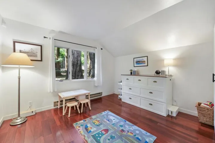252 Blakewood Way, Redwood City, California 94062