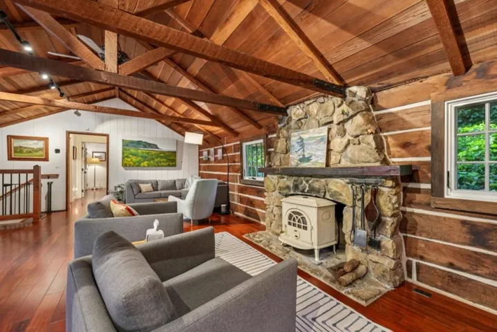 252 Blakewood Way, Redwood City, California 94062