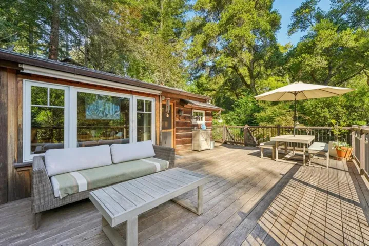 252 Blakewood Way, Redwood City, California 94062